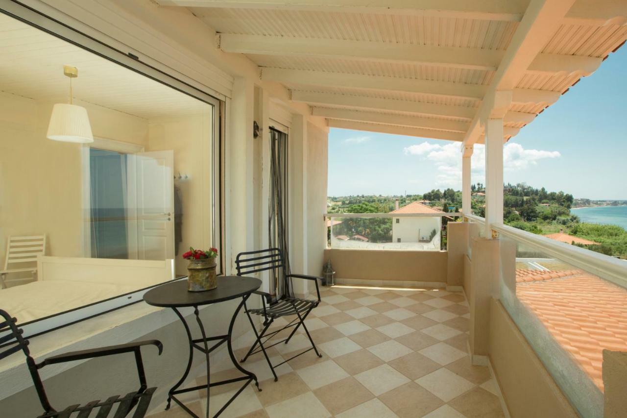 Magnificent Seascape Villa On A Secluded Beach Nea Moudania Esterno foto