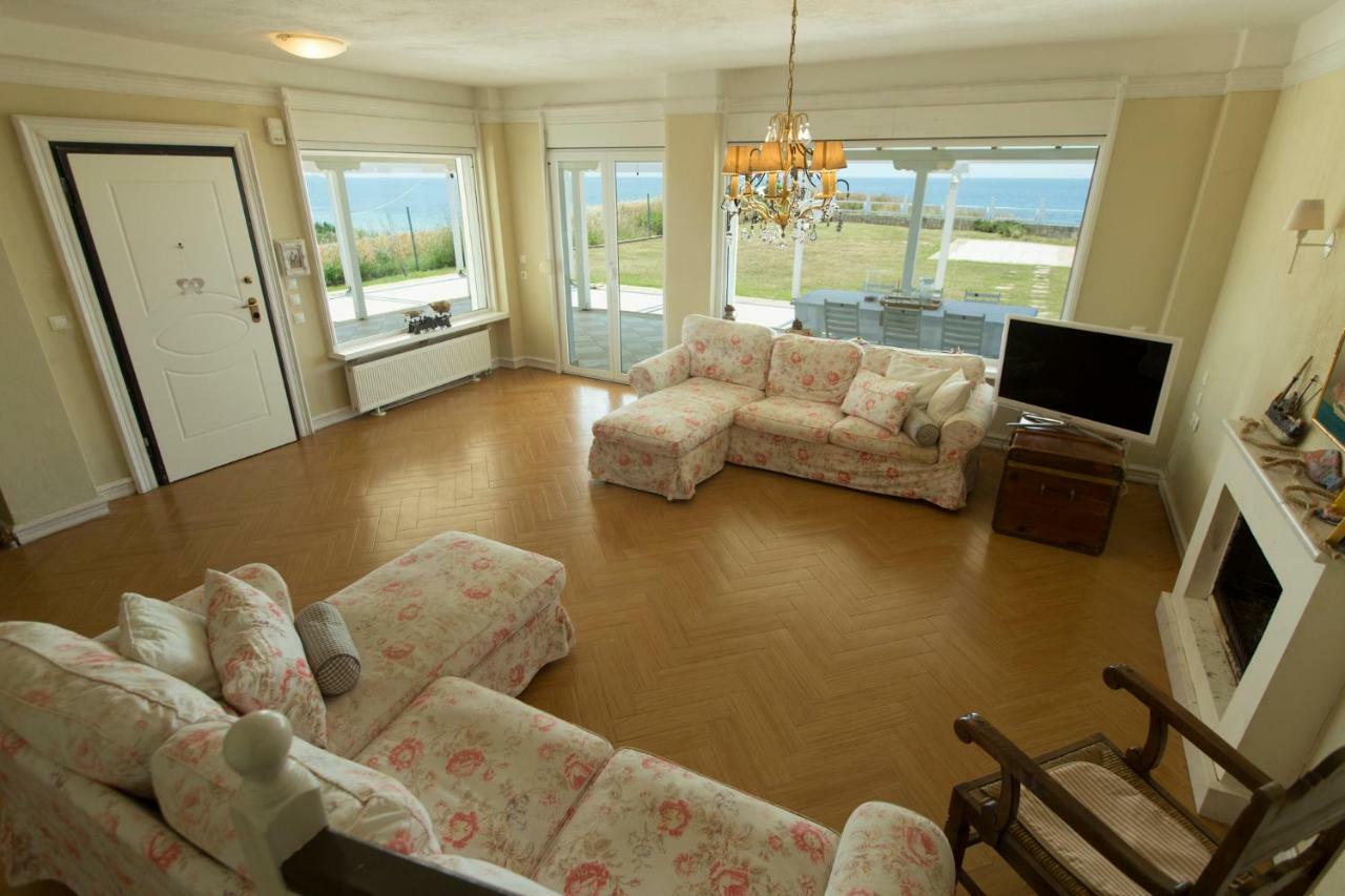 Magnificent Seascape Villa On A Secluded Beach Nea Moudania Esterno foto