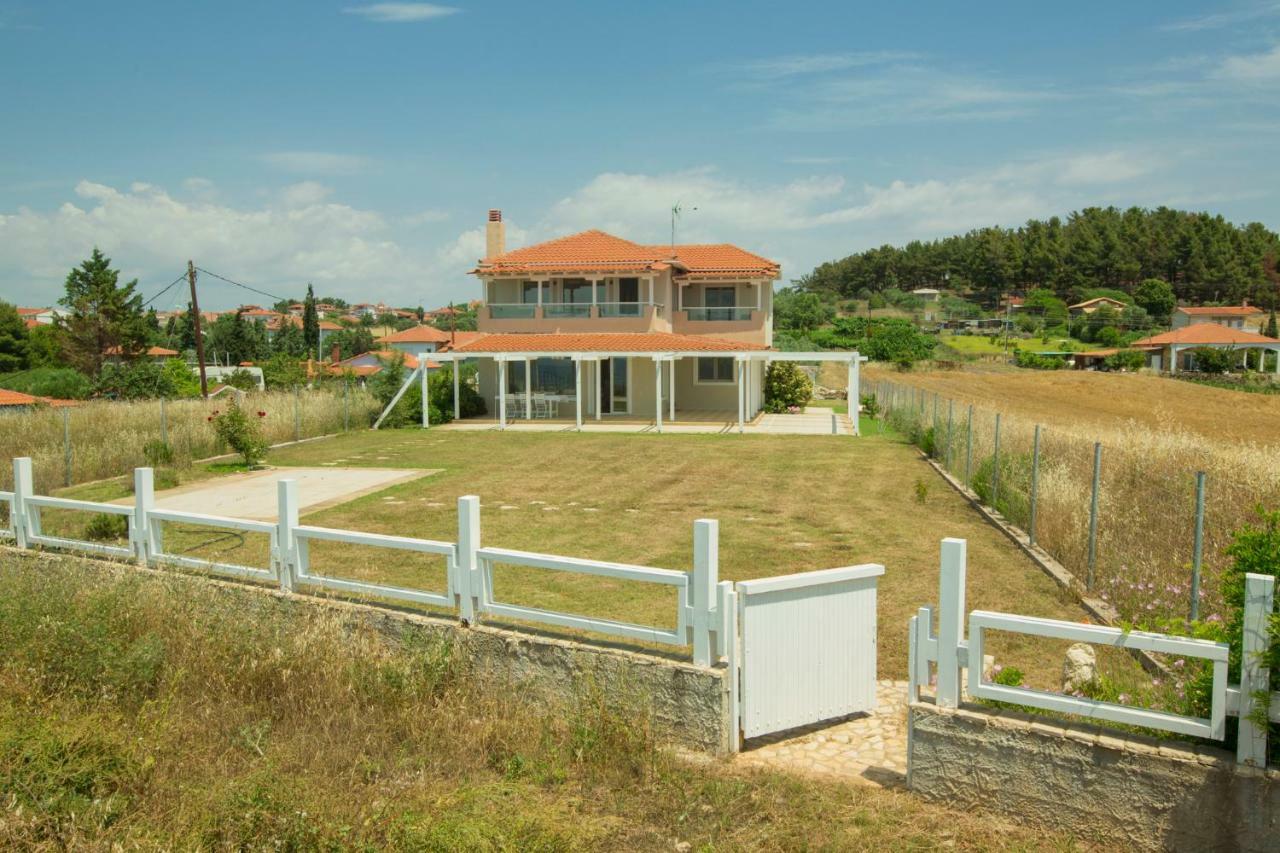 Magnificent Seascape Villa On A Secluded Beach Nea Moudania Esterno foto