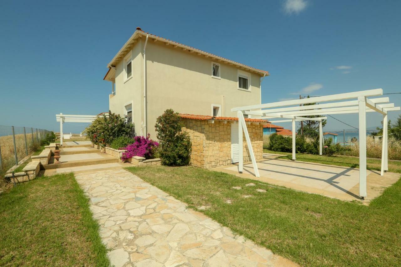 Magnificent Seascape Villa On A Secluded Beach Nea Moudania Esterno foto